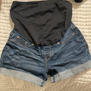 Levi’s Maternity Shorts - Size Small